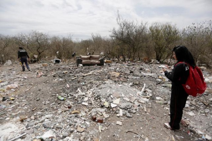 Parents lead protest of probe into missing 43 students in Mexico